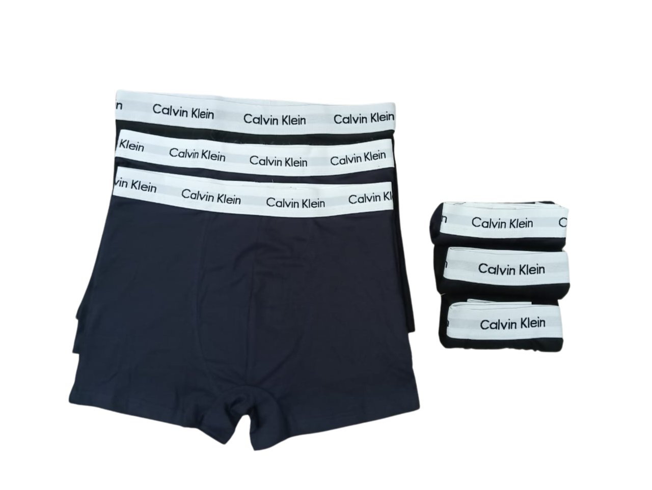 Calvin Klein Unterhosen im 3er-Pack – flach gelegt & gefaltet, mit elastischem Logo-Bund in Weiß
