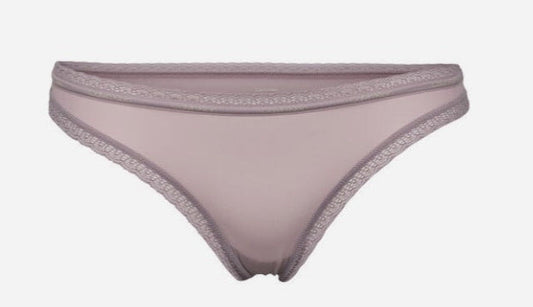 detail spitze – calvin klein rosa slip